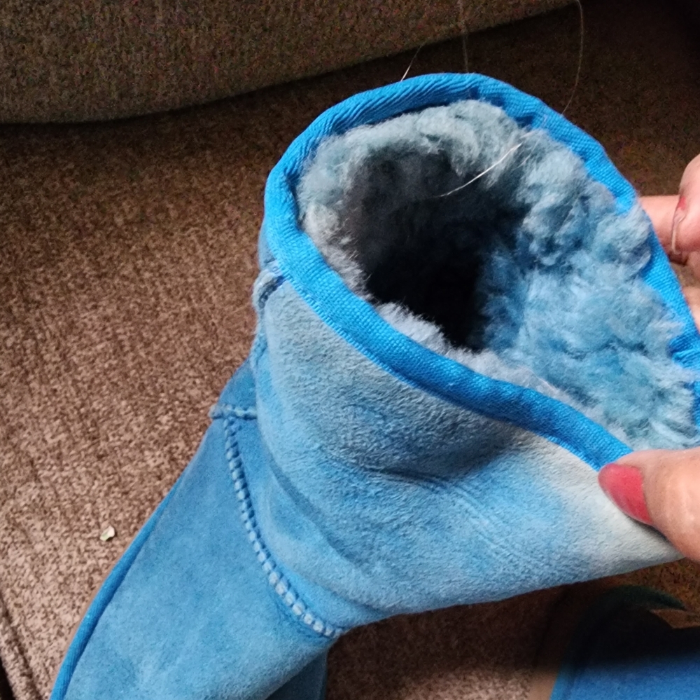 USED Blue UGGS - Picture 10 of 16